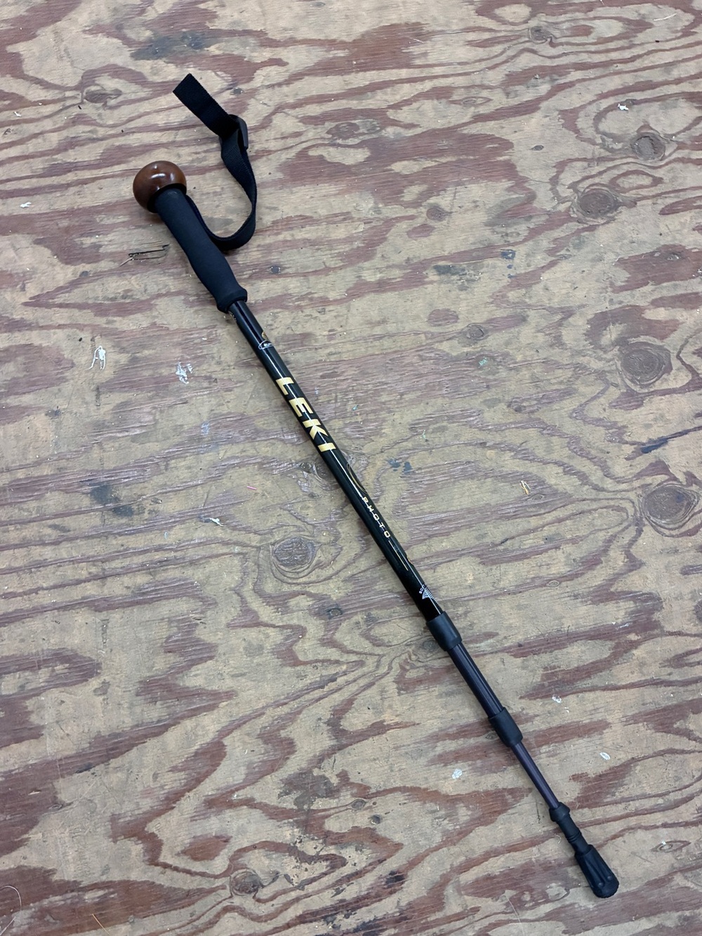 Leki Sierra Photo Trekking Pole Monopod Camera Mount Anti Shock Hiking Pole 145